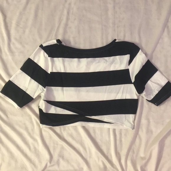 *NEW* Reebok Yoga Striped Crop Top - Picture 3 of 4